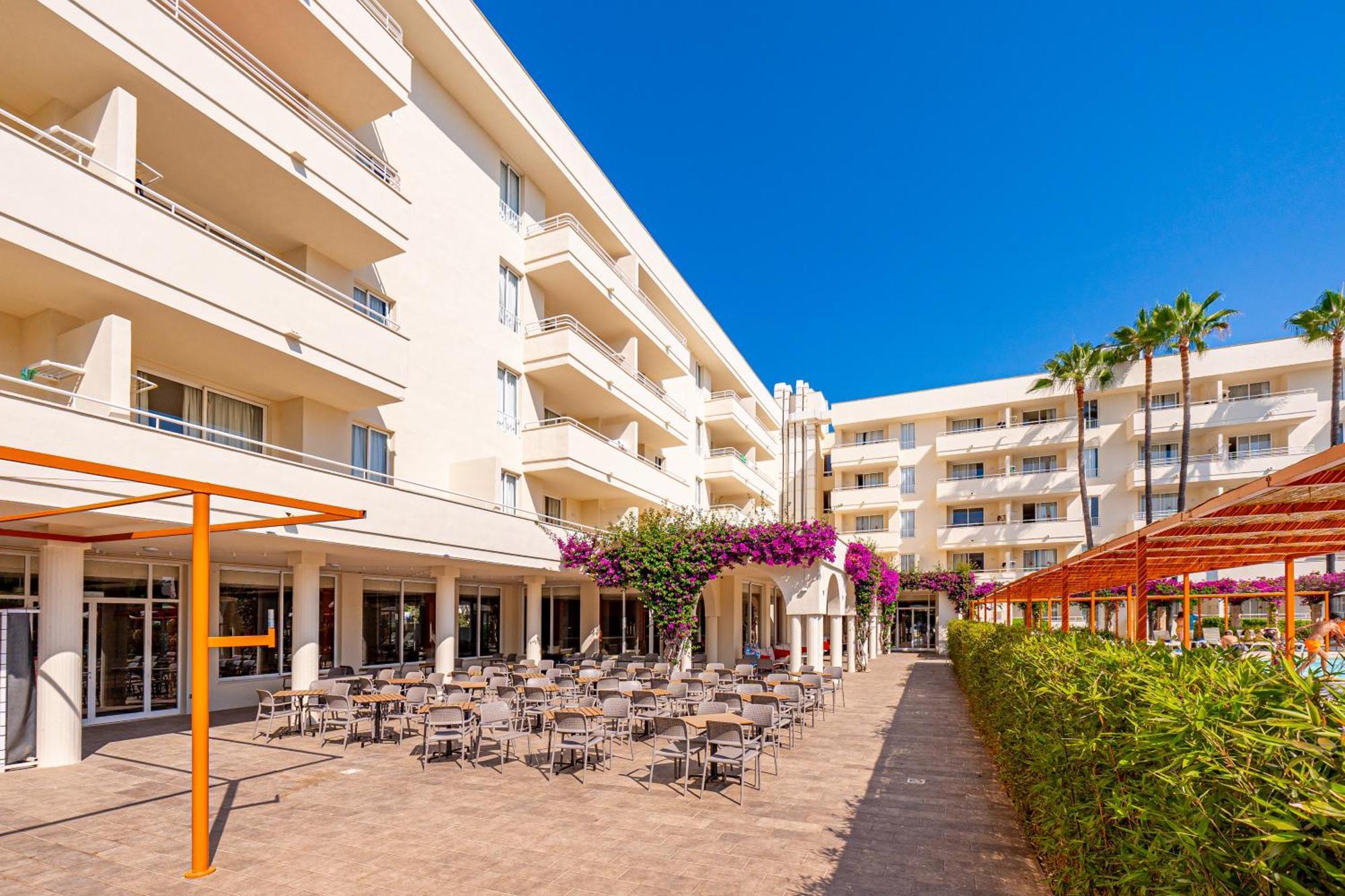 Hotel Rosella Affiliated By Intelier Sa Coma  Eksteriør billede