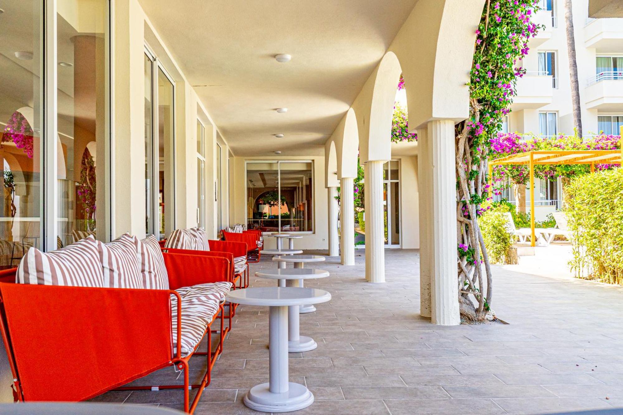 Hotel Rosella Affiliated By Intelier Sa Coma  Eksteriør billede
